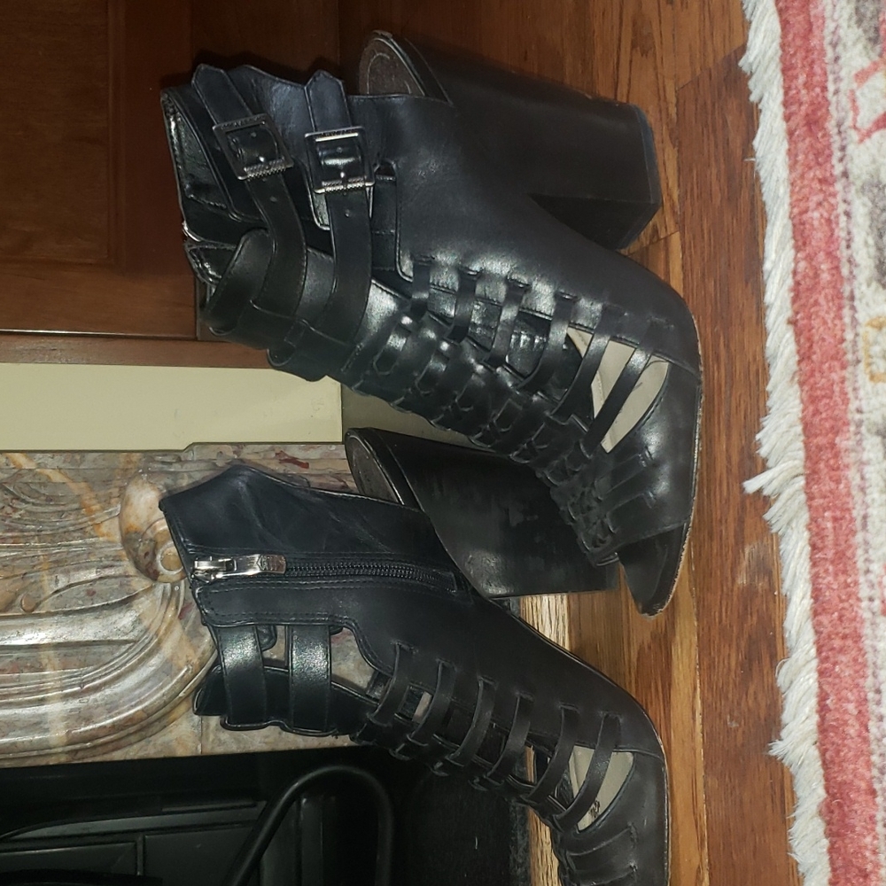Shoes - Picture 2 of 4